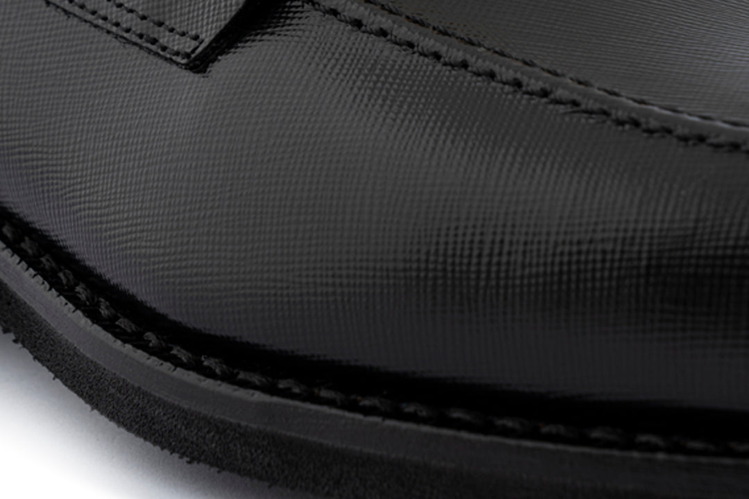 Moccasin in moose effect leather