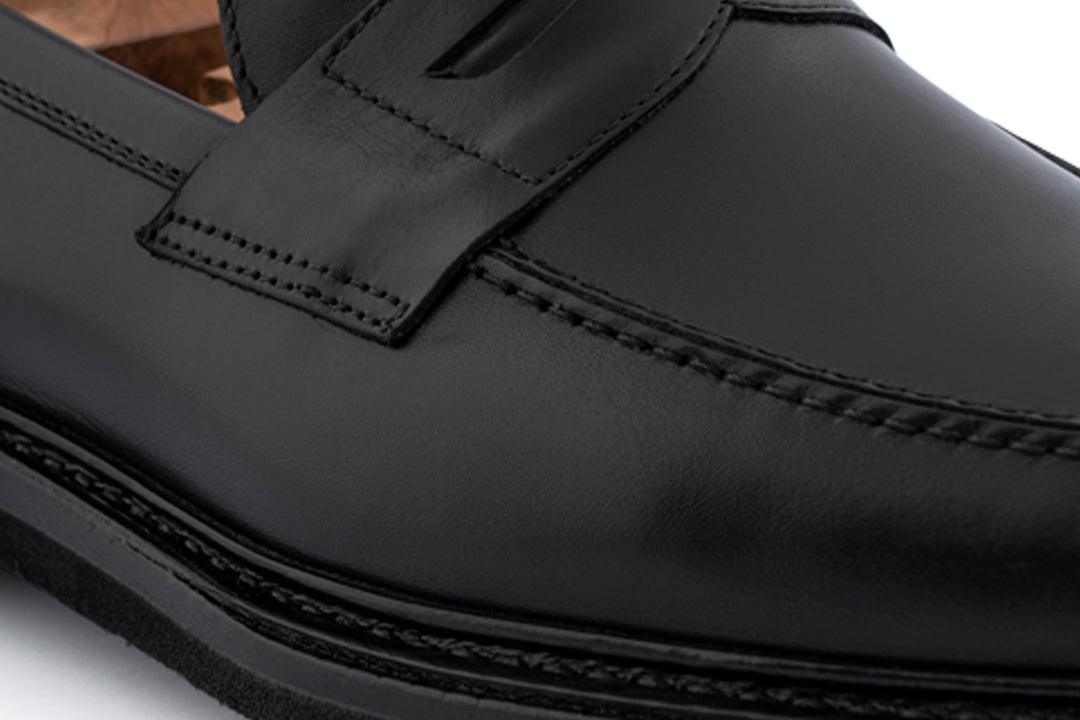 Brushed leather moccasin