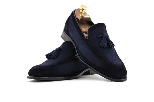 Mocassin à pompon en daim teinté à la main