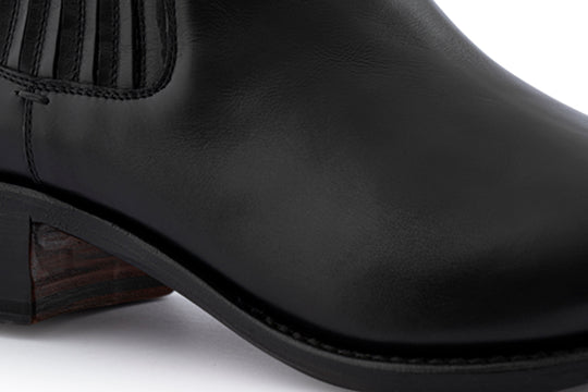 Texan leather ankle boot with elastic