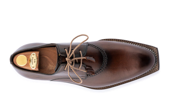 Derby dipinto a mano con lavorazione Norvegese