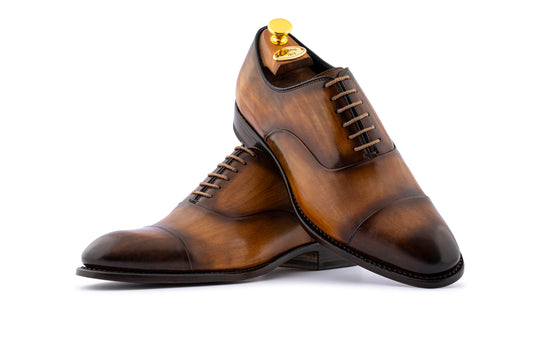 Zapatos brogue de piel pintados a mano