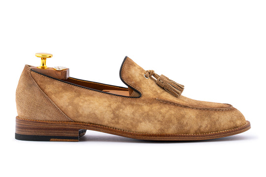 Mocassino in suede nuvolato con pon pon