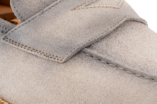Mocassino in suede anticato a mano