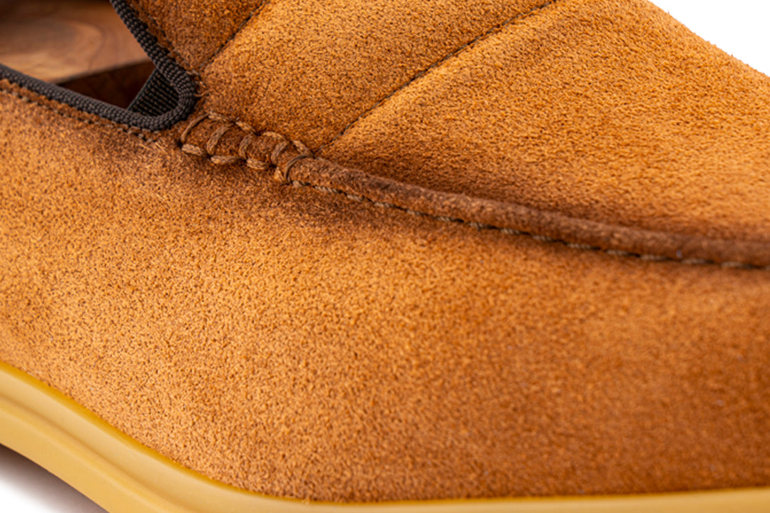 Mocassino in suede e suola in gomma