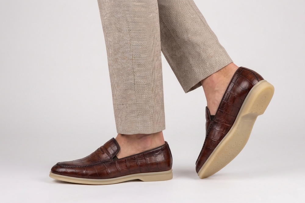 Crocodile effect moccasin