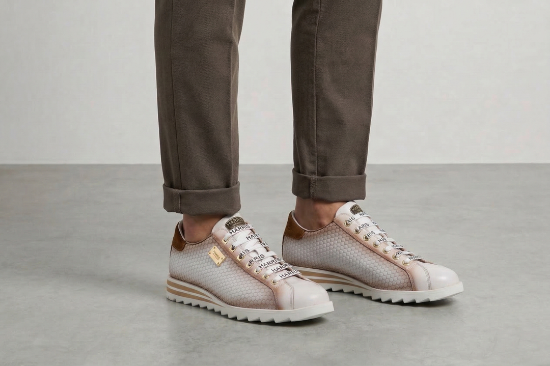 Handbemalte Sneakers aus Bubble-Leder