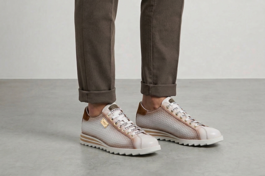 Handbemalte Sneakers aus Bubble-Leder