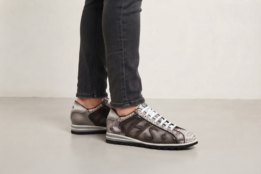 Sneakers in suede e pitone con cuciture imbottite