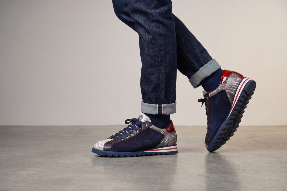 Sneakers in suede e pitone con cuciture imbottite