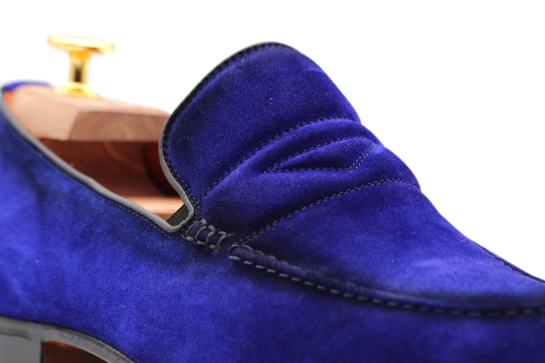 Mocassino in suede con passante imbottito