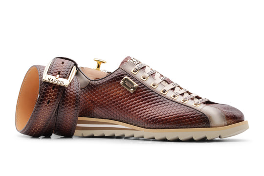 Zapatillas de piel estampadas pintadas a mano.