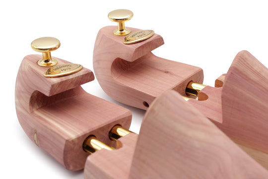 Schuhspanner aus duftendem Zedernholz