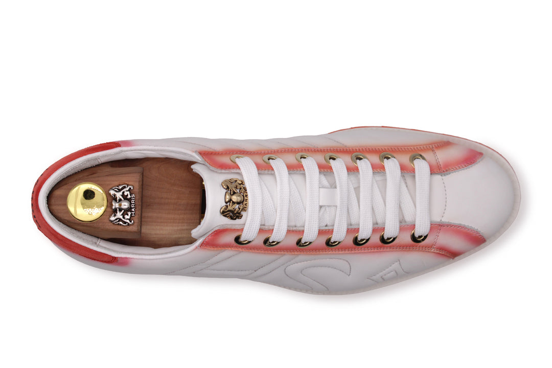 Sneaker de piel y ante decolorados.