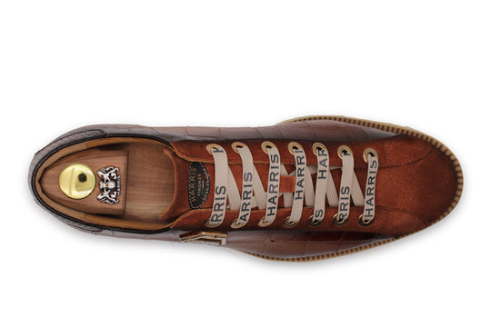 Zapatillas con efecto cocodrilo y ante.