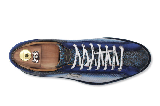 Sneakers mit Perforationseffekt-Print