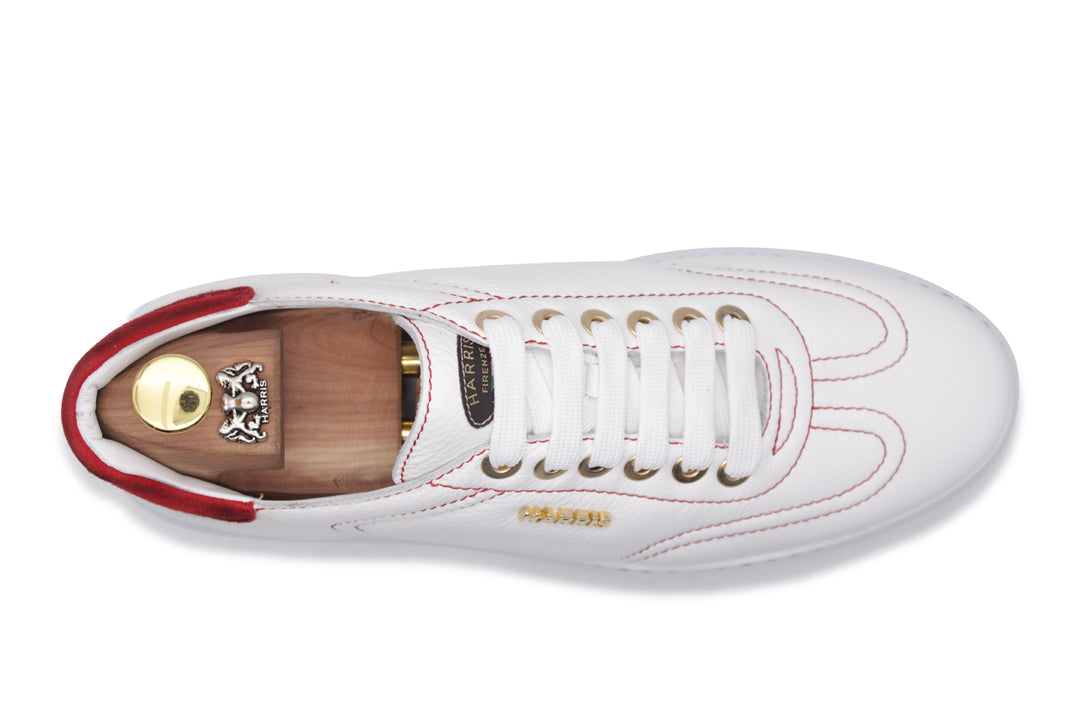 Zapatillas cómodas con detalles de ante.