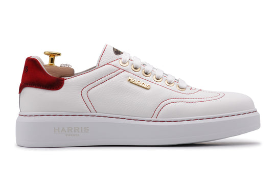 Zapatillas cómodas con detalles de ante.