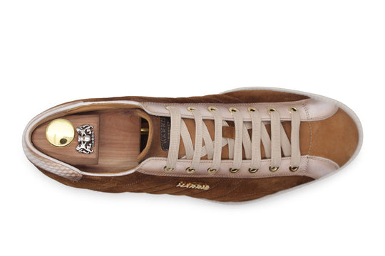 Sneakers comfort in suede