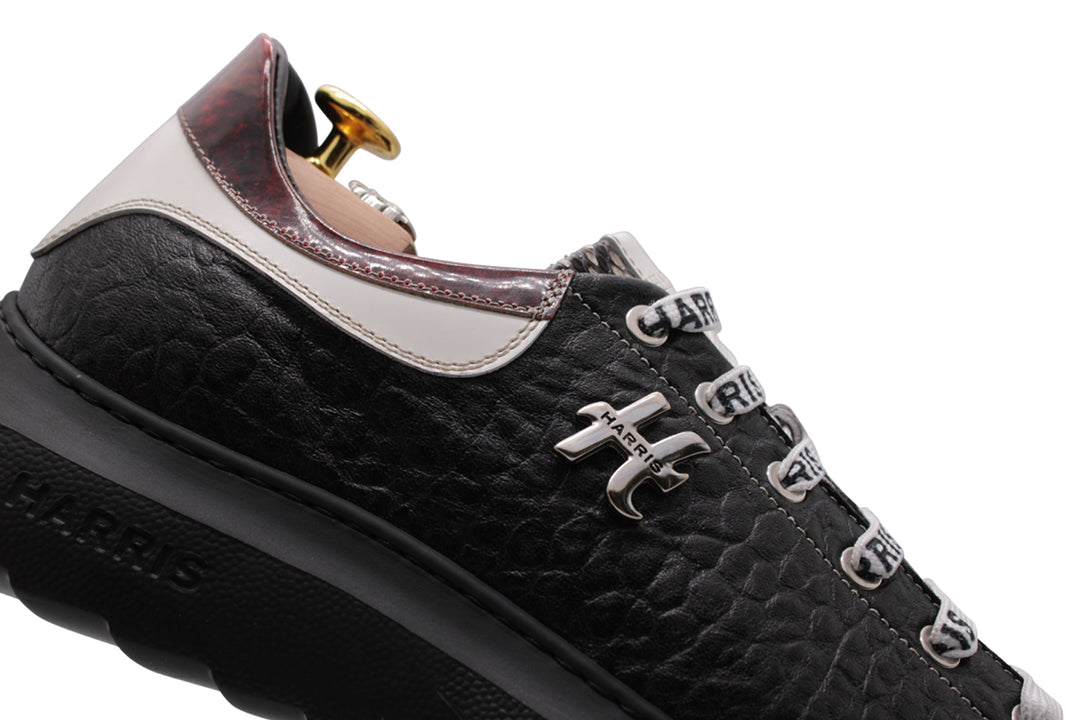 Leather sneaker with fine leather details