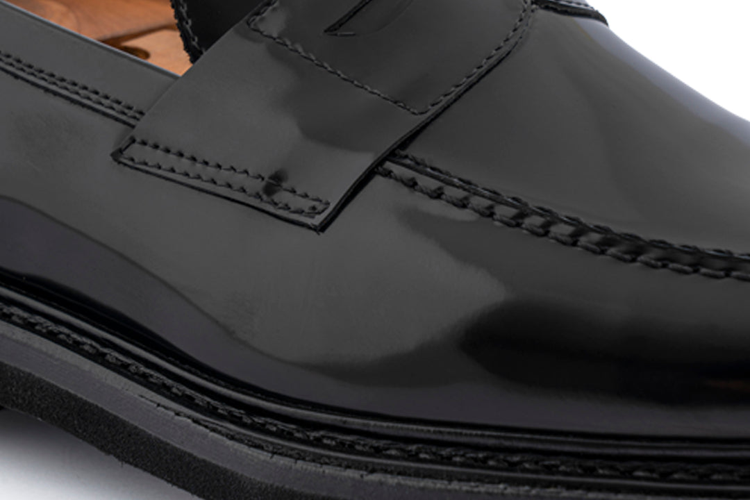 Brushed leather moccasin